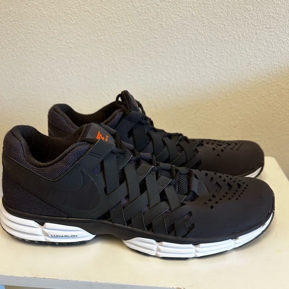 Pair of Nike men’s shoes size 13 read description no filter on pics - Picture 4 of 6